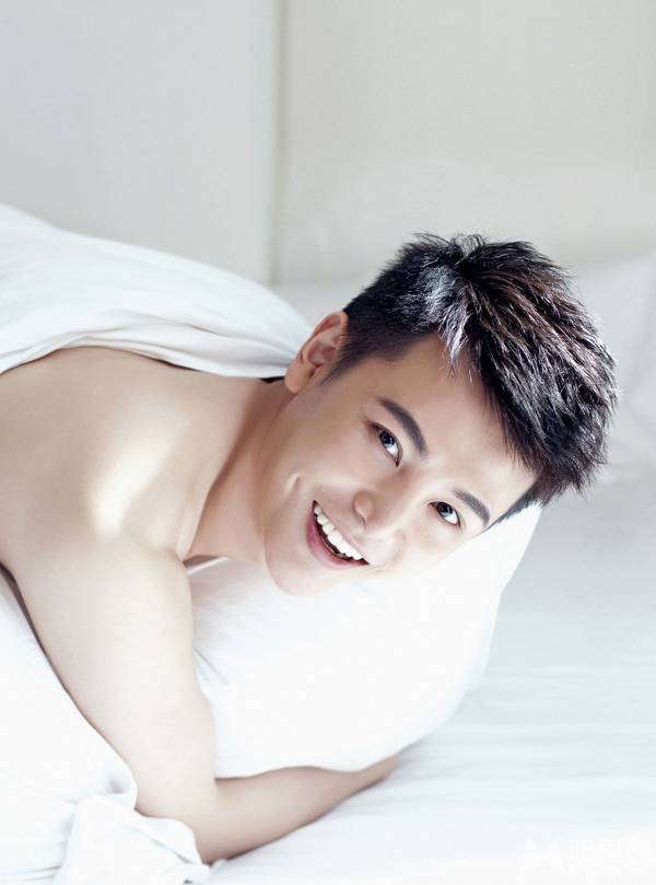 演员孙坚帅气逼人写真照