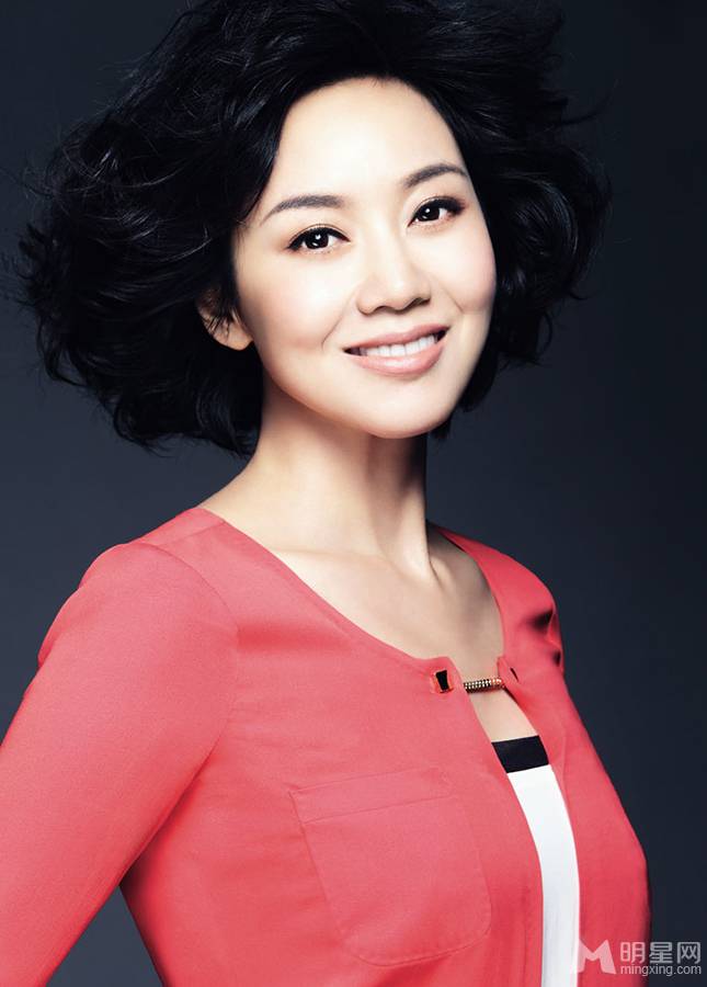 闫妮诠释成熟风韵女人气质写真