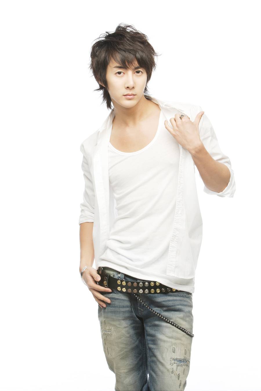 韩国男星金亨俊帅气逼人写真照