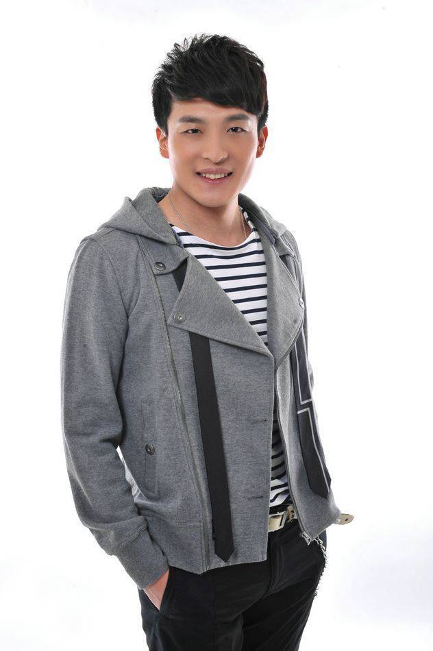 孙艺洲彰显帅气型男高清写真