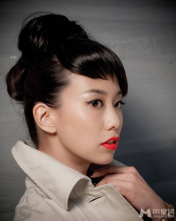 台湾美女明星吴辰君百变魅力写真照