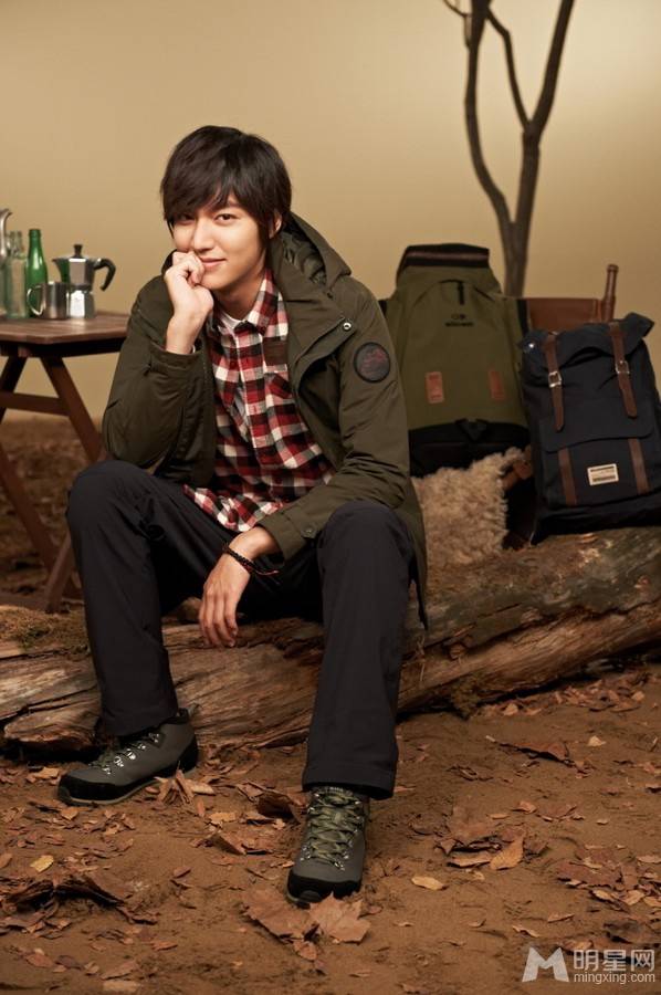 李敏镐允儿运动代言冬日服装写真