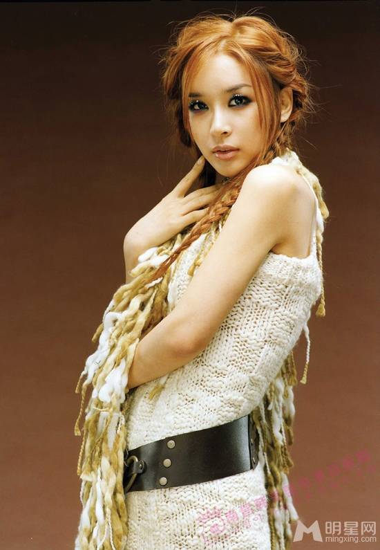 韩国变性艺人河莉秀性感写真