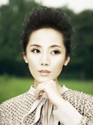 中国大陆女演员车永莉初秋户外写真