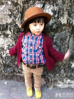 网络红人小葡萄可爱卖萌照