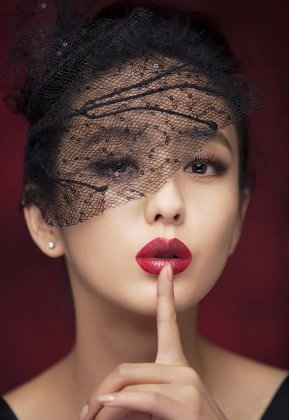 超美辣妈明星佟丽娅优雅写真大片