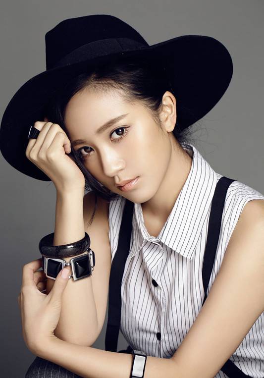 演员解惠清职场女人着装图片