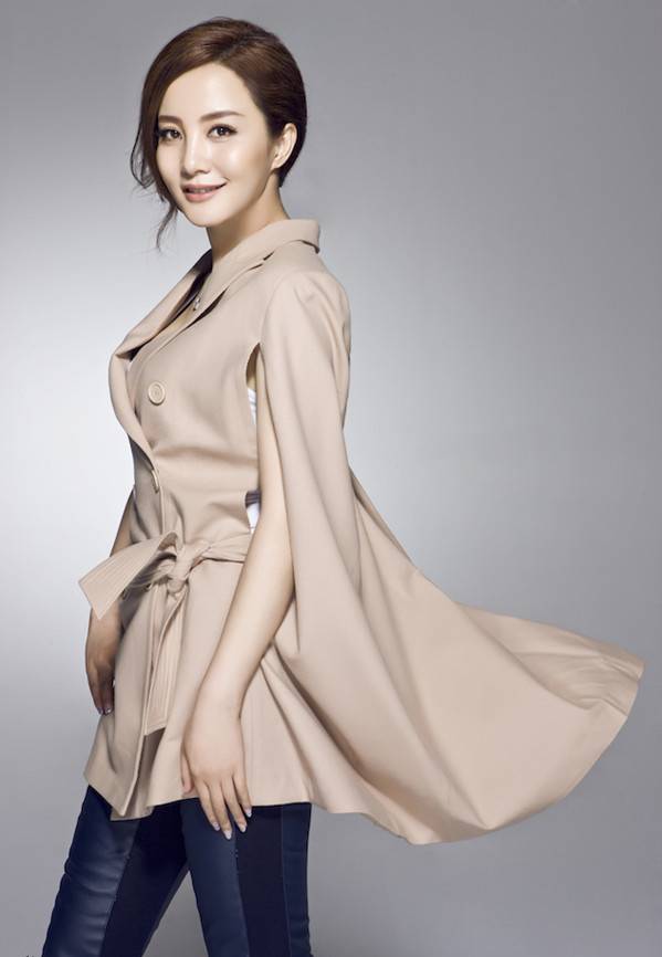 大陶红优雅温婉气质写真