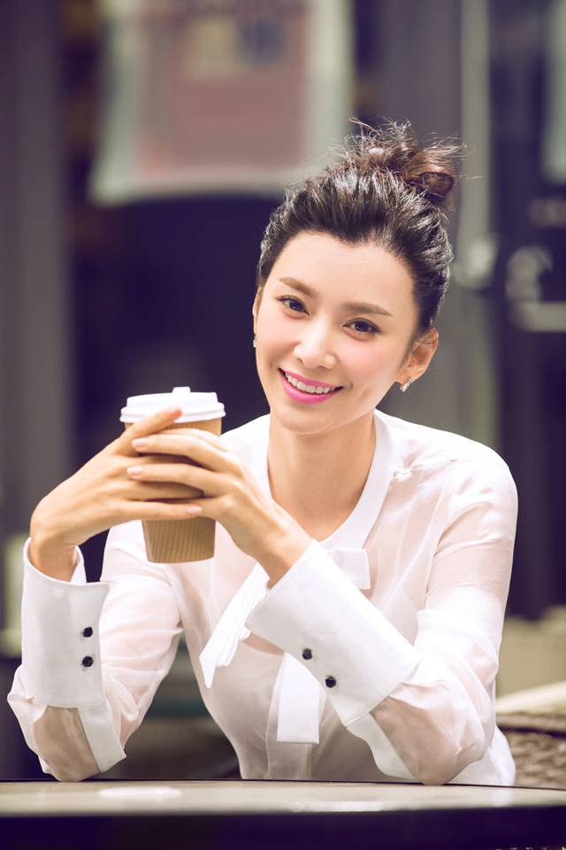 中国最具实力女演员唐熙初春时尚街拍