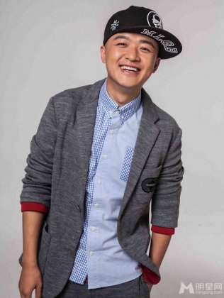 包贝尔搞笑五连拍表情图片