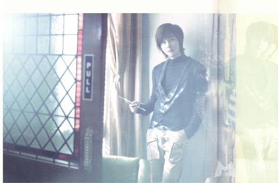 韩国歌手申彗星的帅气个人写真照