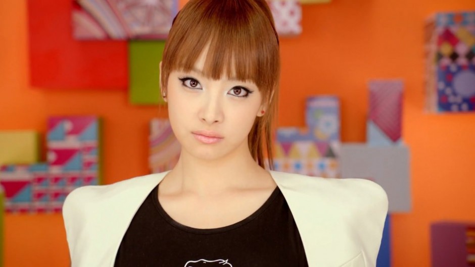 victoria宋茜mv造型秒变性感尤物