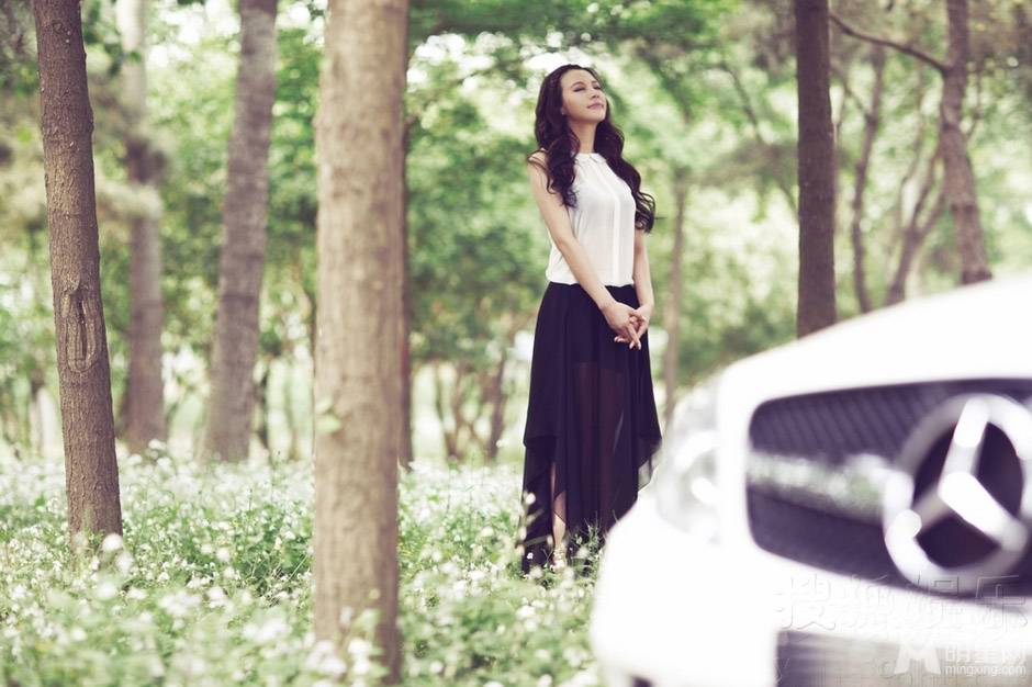 宁露连衣长裙搭配尽显温婉高雅