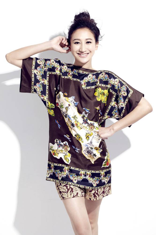 曾泳醍可爱卖萌表情尽显甜美俏皮