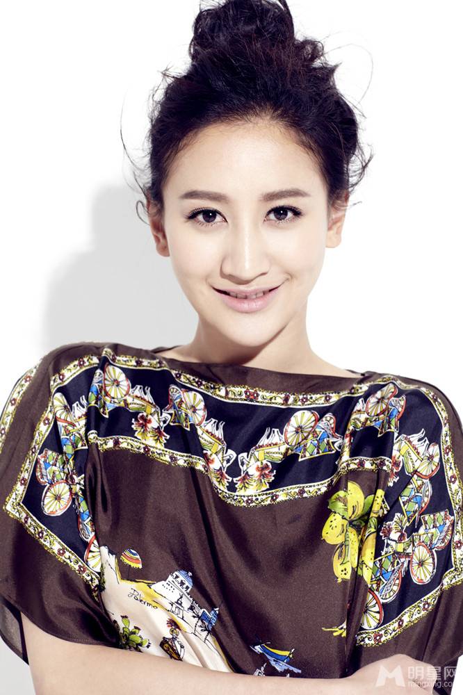 曾泳醍可爱卖萌表情尽显甜美俏皮