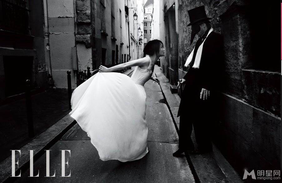 中国内地明星周迅尽显高贵优雅写真照