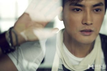 刘晓虎彰显时尚帅气型男写真