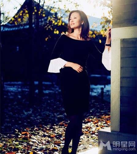 央视主持人刘芳菲气质写真