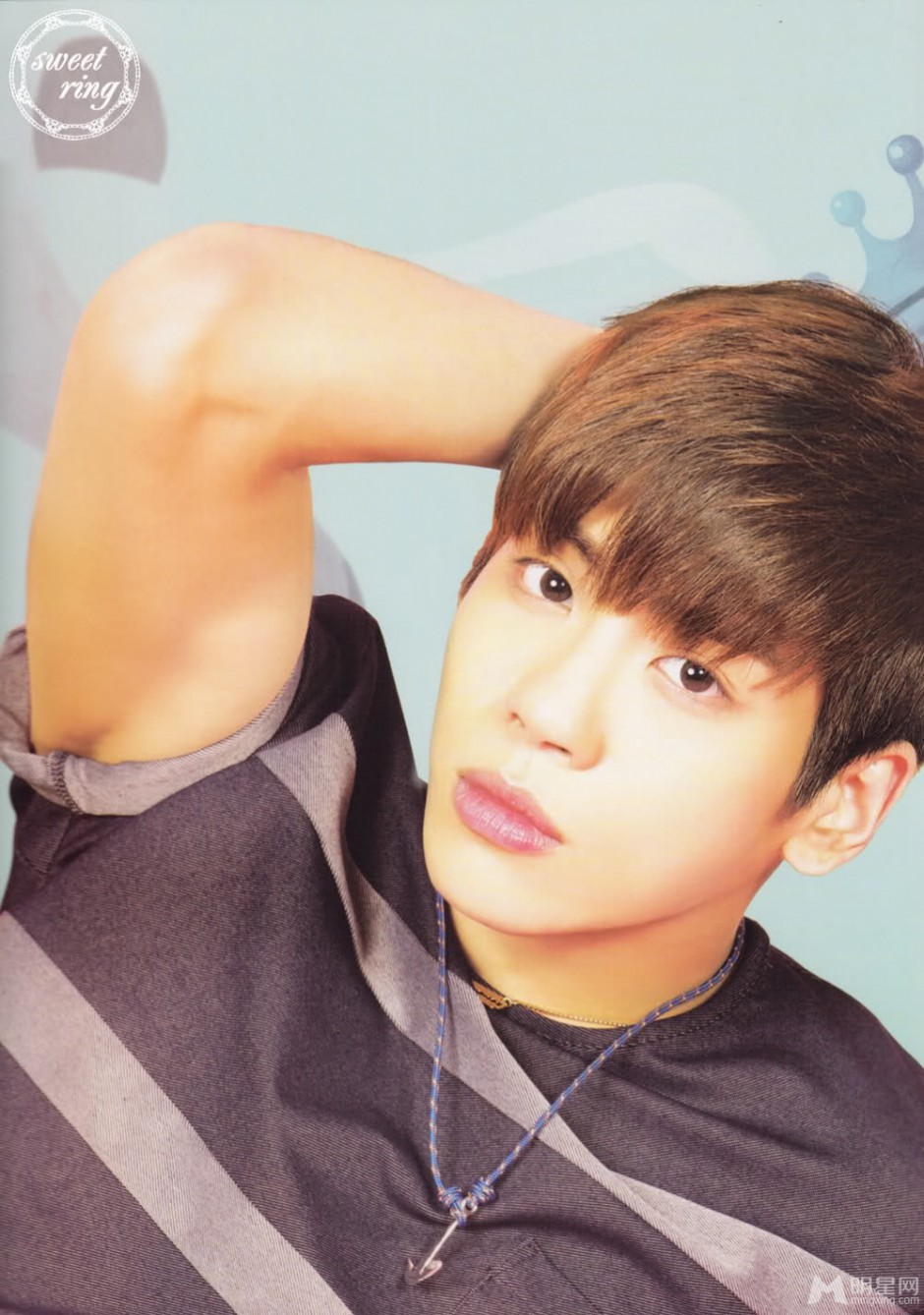 韩国90后男歌手金钟铉尽显小鲜肉气息