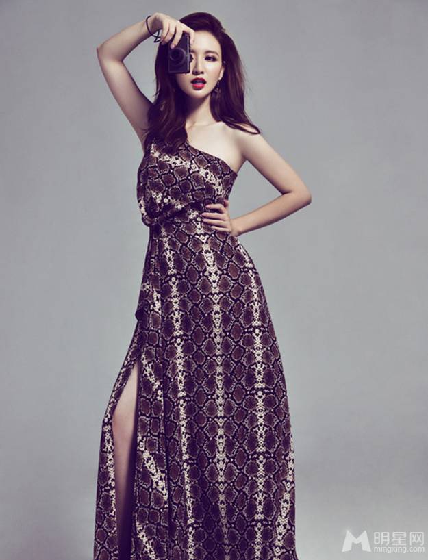 演员张萌性感写真 优雅女人味十足