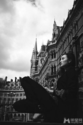 小宋佳彰显欧美复古文艺范图片