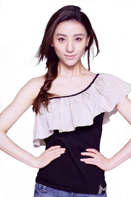 内地影视女演员周庭伊甜美迷人写真照