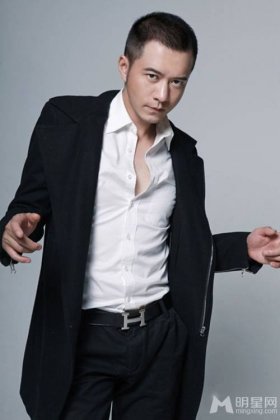 中国帅气男明星杨奇鸣写真 雅痞风十足