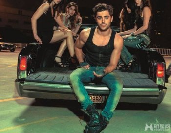 著名美国男演员扎克·埃夫隆尽显男人风范