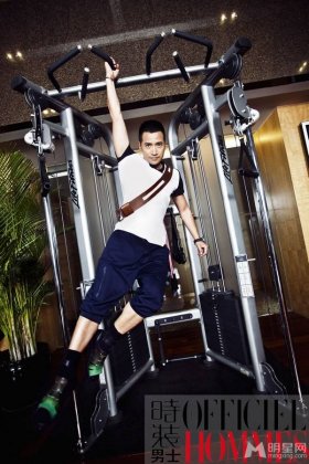 何晟铭运动写真 尽显时尚型男魅力