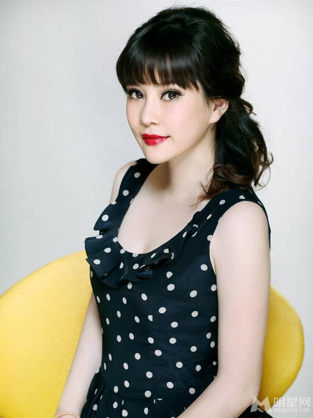 演员袁茵照片 尽显妩媚女人魅力