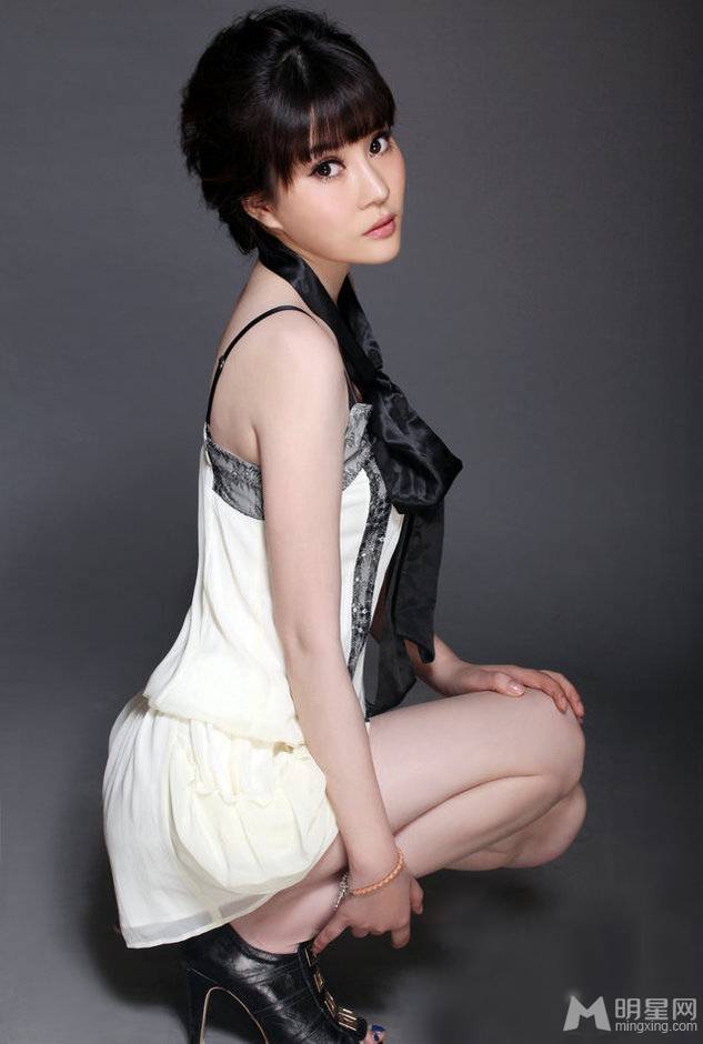 演员袁茵照片 尽显妩媚女人魅力