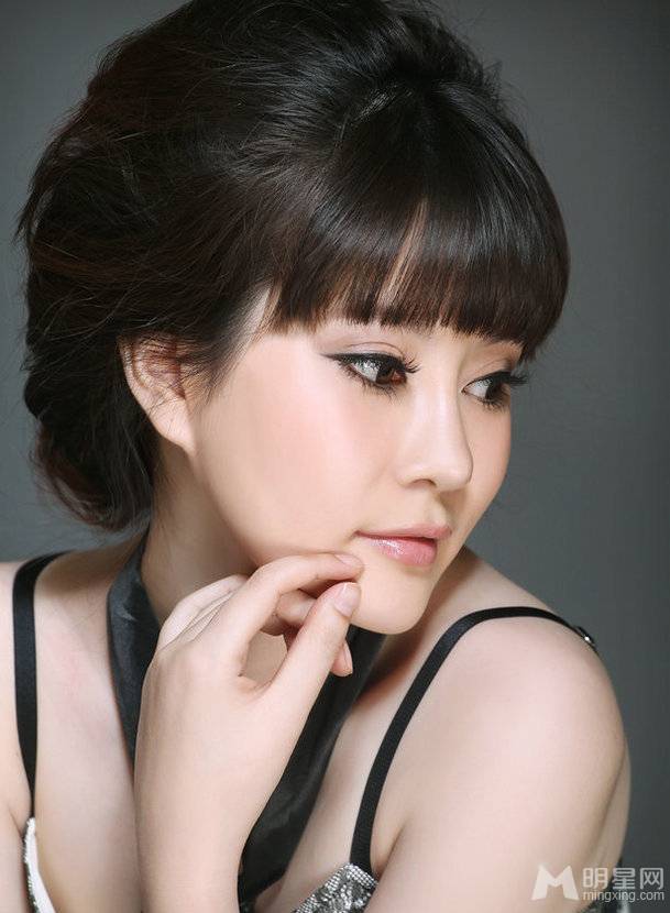 演员袁茵照片 尽显妩媚女人魅力