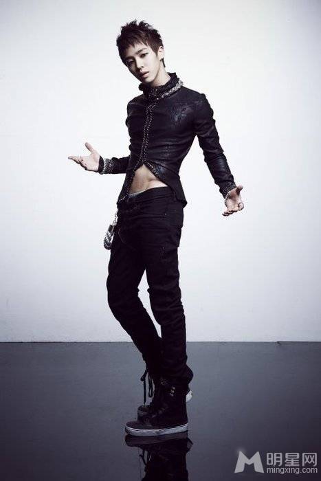 李起光冬季时尚男装搭配 帅气逼人