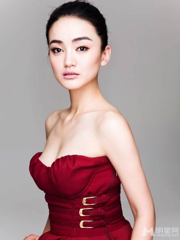 女演员朱杰高清写真 优雅女人味十足