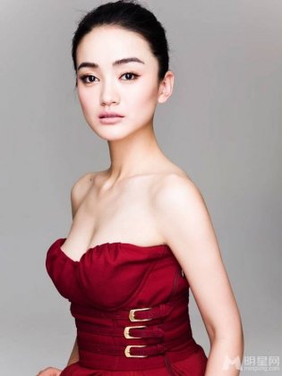 女演员朱杰高清写真 优雅女人味十足