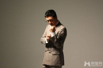 韩国影视男明星金承佑尽显男性魅力