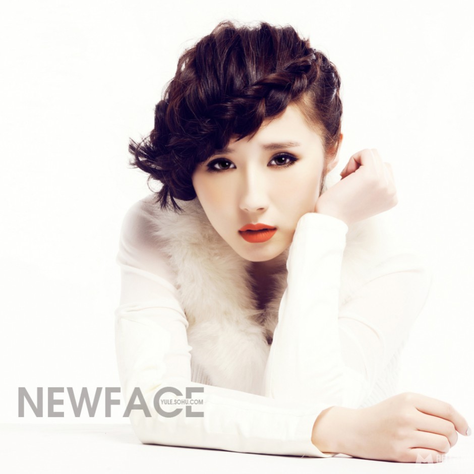 中国清纯女星方安娜甜美写真照