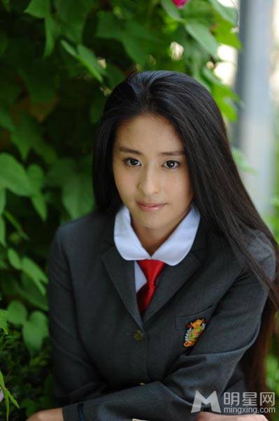 颖儿早期学生制服诱惑图片