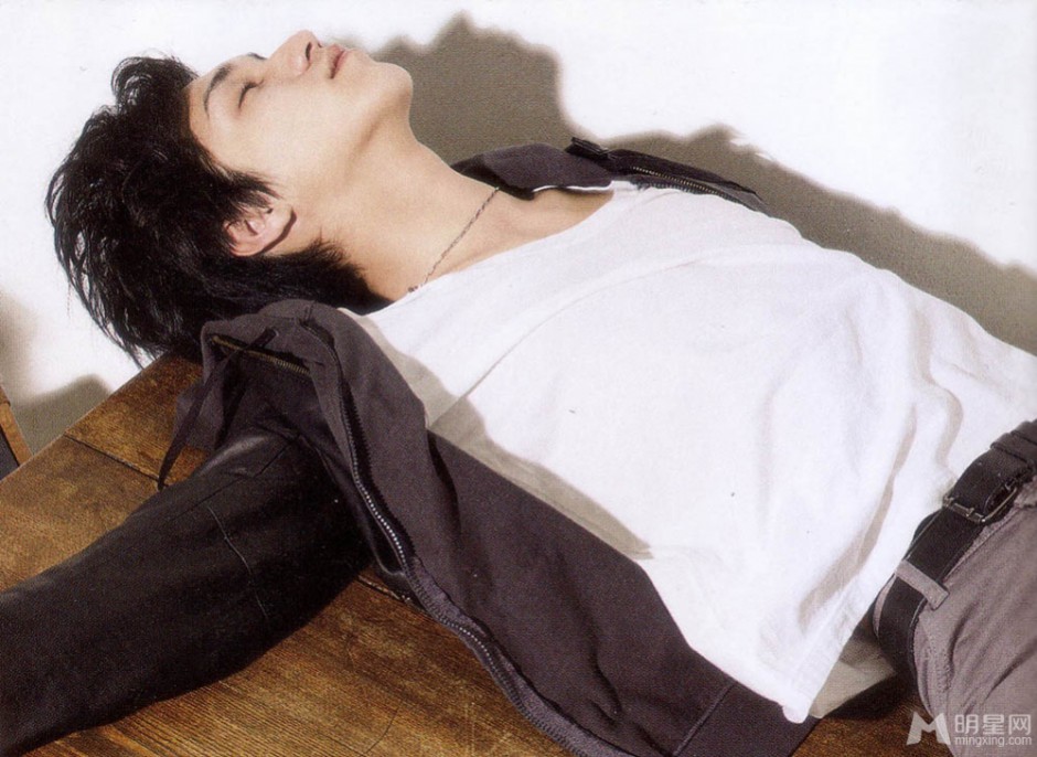 日本帅哥明星锦户亮阳光杂志照