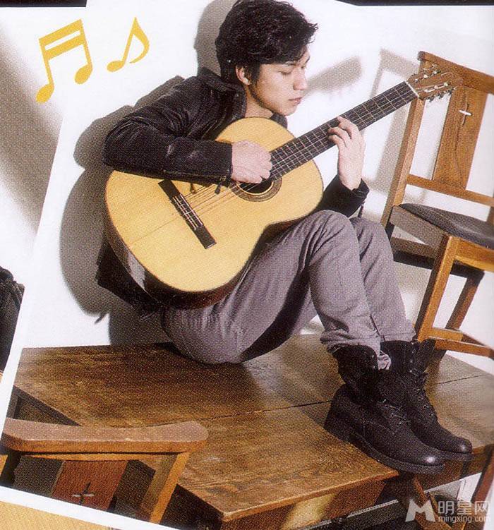 日本帅哥明星锦户亮阳光杂志照