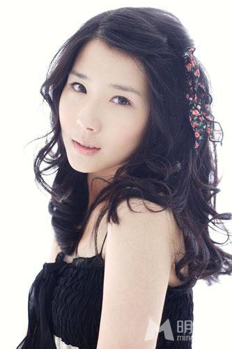 中国内地女演员方安娜时尚写真照