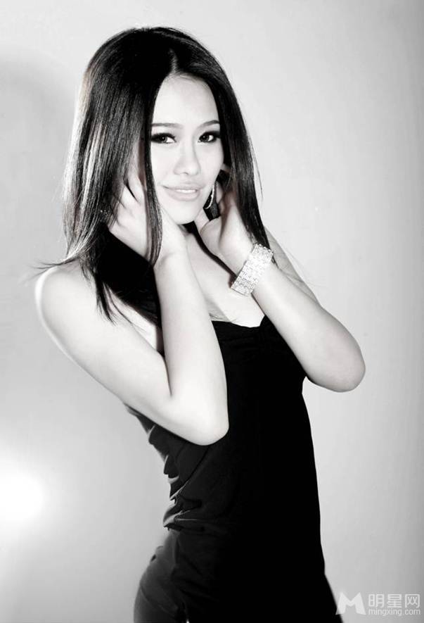 中国好声音袁娅维时尚性感宣传照