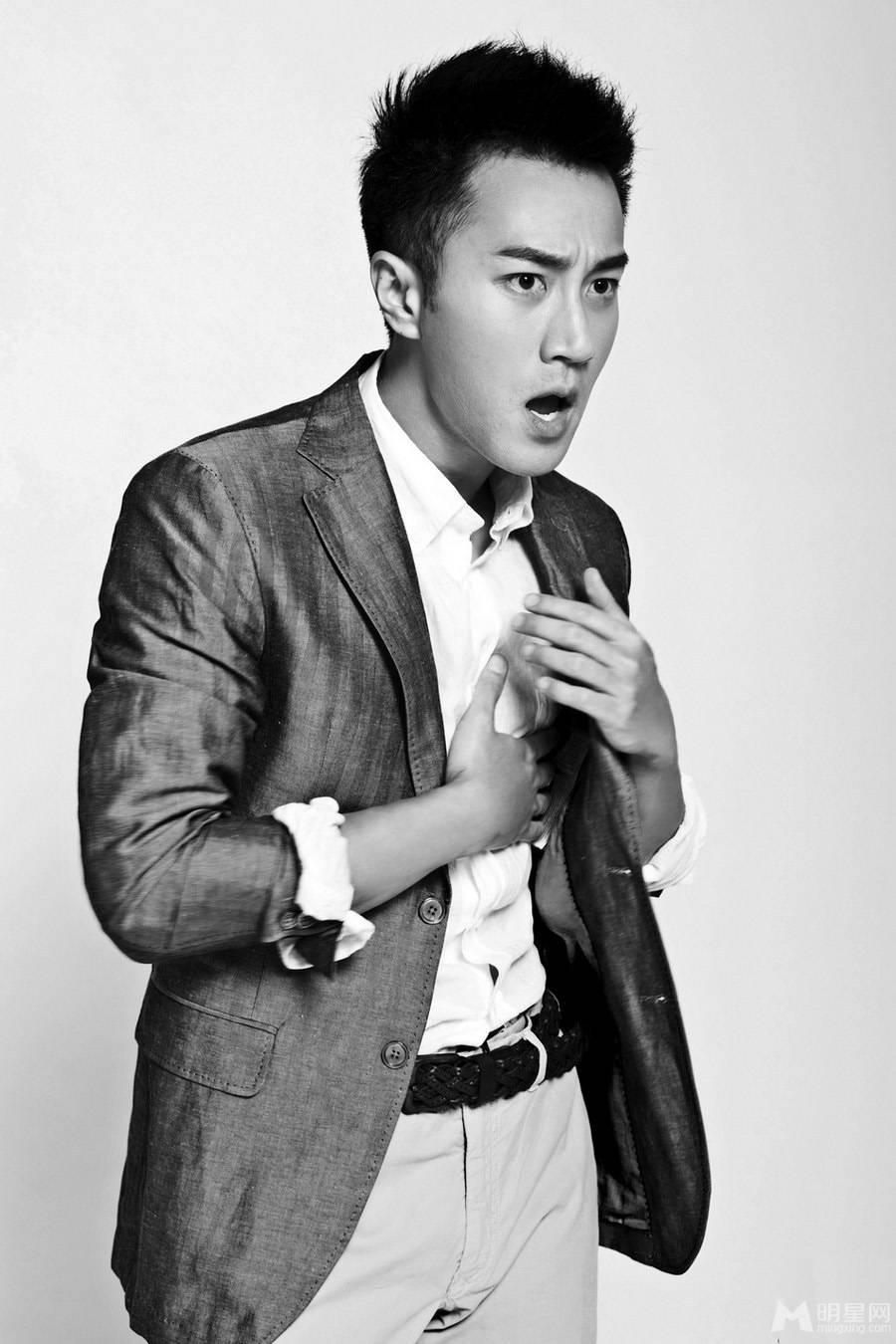 刘恺威黑白写真大片 尽显成熟男人图片