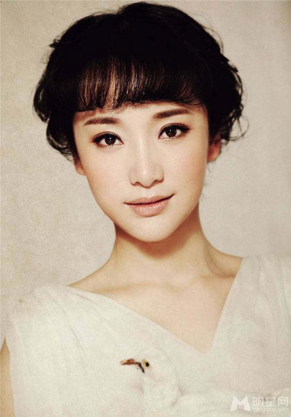 中国演员陶飞霏清新脱俗写真照