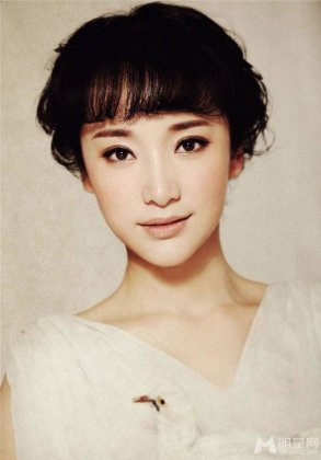 中国演员陶飞霏清新脱俗写真照