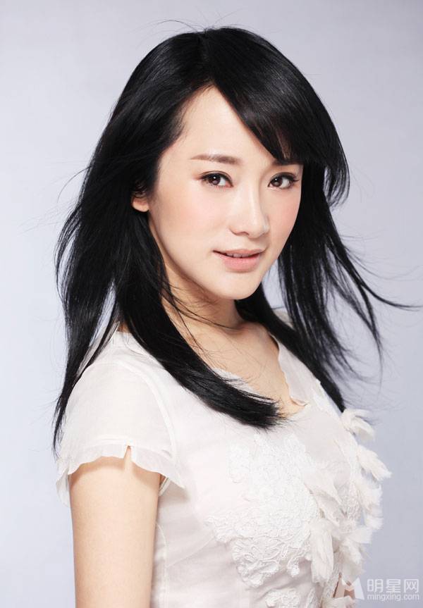 中国演员陶飞霏清新脱俗写真照