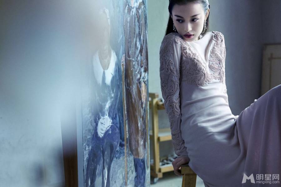 倪妮冷艳高贵个人写真 精致妆容气质优雅