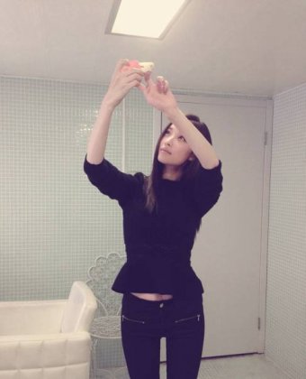 素颜美女倪妮微博狂晒生活照