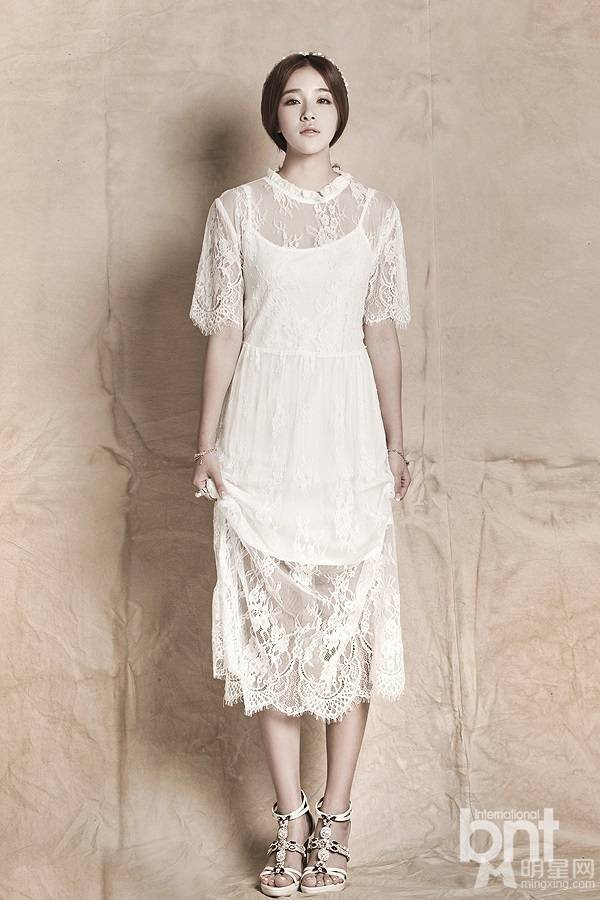 阚清子优雅个人写真 风格清新淡雅