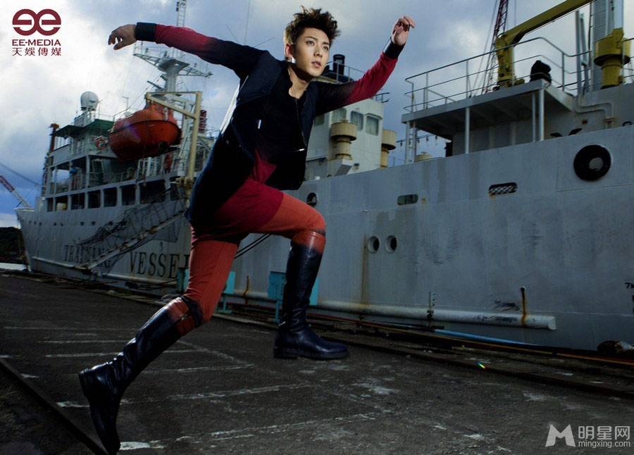 陈翔mv现场花絮 深邃的眼神坚毅执着